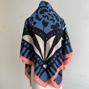 Galleries Lafayette silk Scarf 🌺 💙